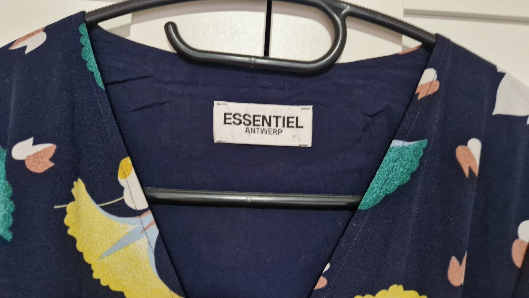 Essentiel Antwerp Kleider: Robe Essentiel Antwerp T.38 - comme neuve  – Gebraucht aus Pully von Patriciaeve 1