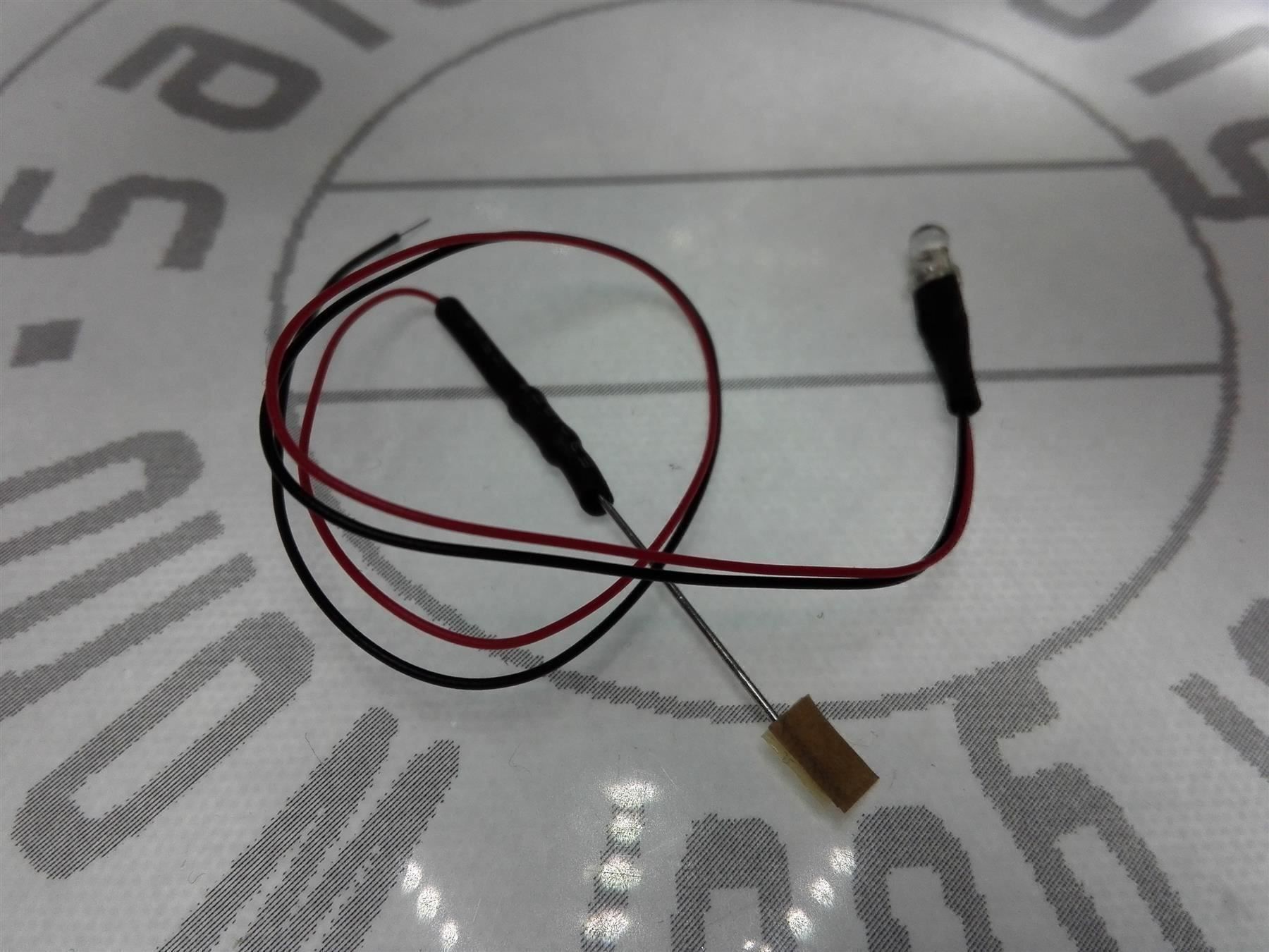 Componenti elettronici: LED 3mm verkabelt, 12V DC, warmweiss – Nuovo (secondo la descrizione) da Luzern venduto da Salefactory 1