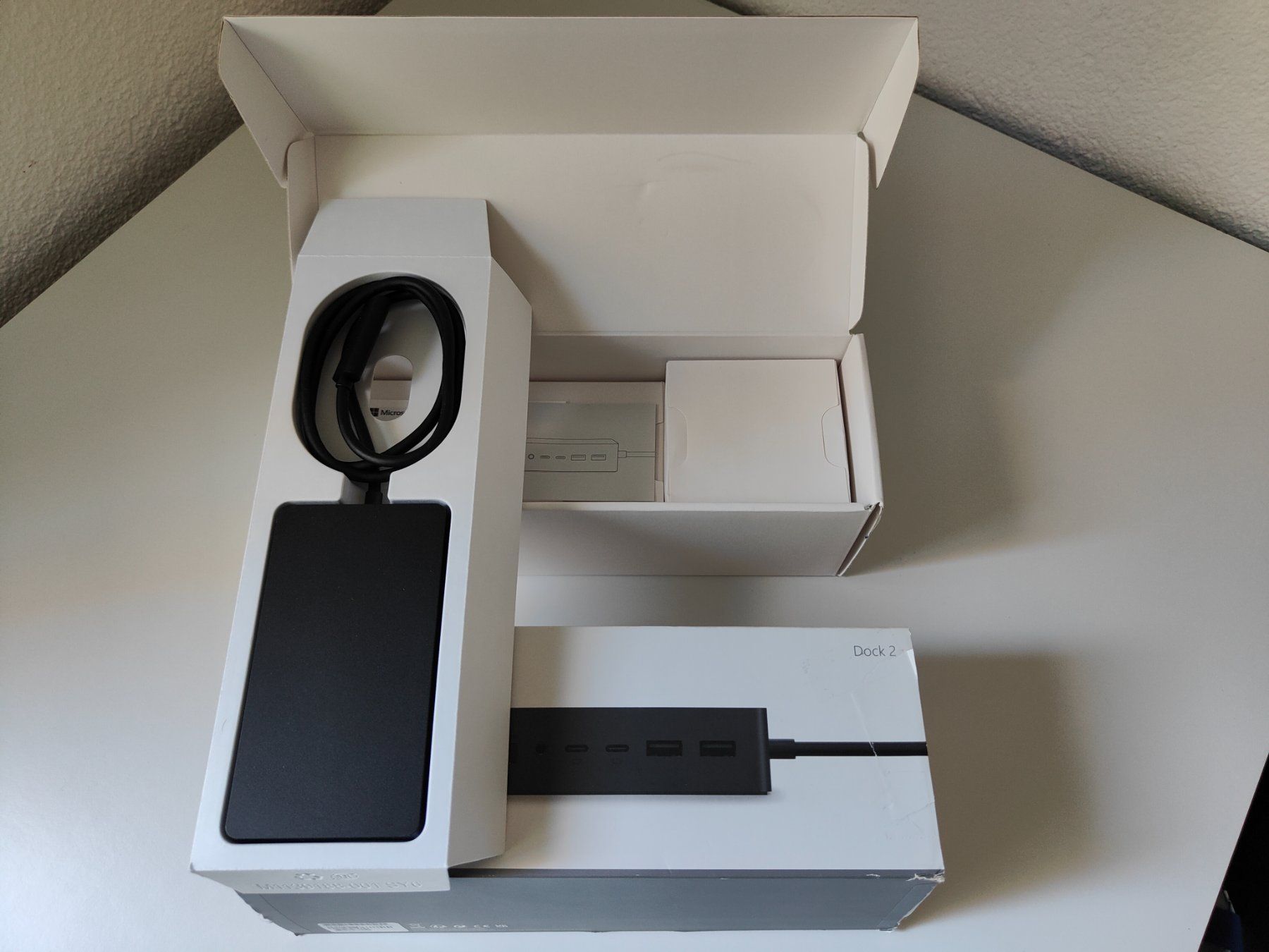 Microsoft Dockingstation: Microsoft Surface Dock 2 (NEU) – Neu und originalverpackt aus Winkel von 89Q2DF3 1