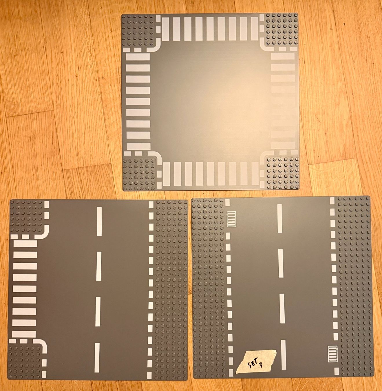 Lego Kit di costruzioni: Lego 3 x Road Plates / Strassenplatten – Usato da Höri venduto da PSMarinho