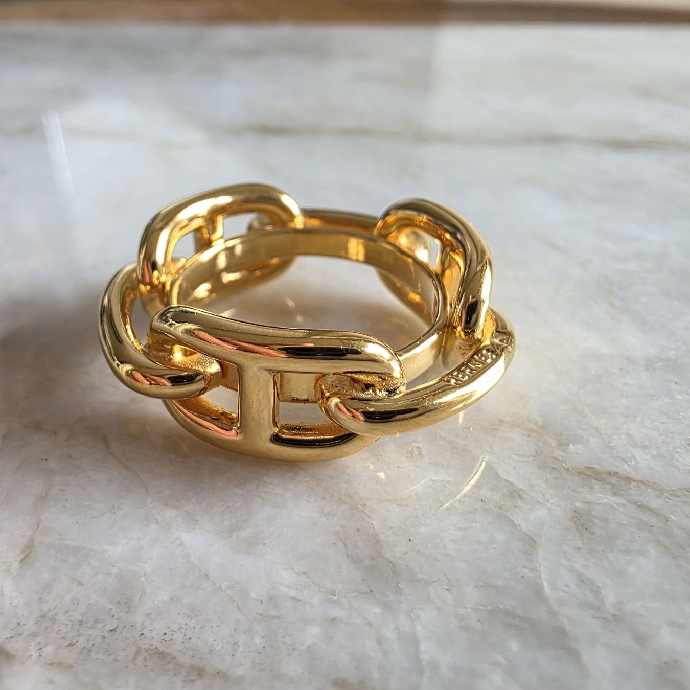Hermès Foulards, Tücher & Schals: Hermès Vintage Régate Schalring – Gold /New – Neu und originalverpackt aus Zürich von LIMAR 3