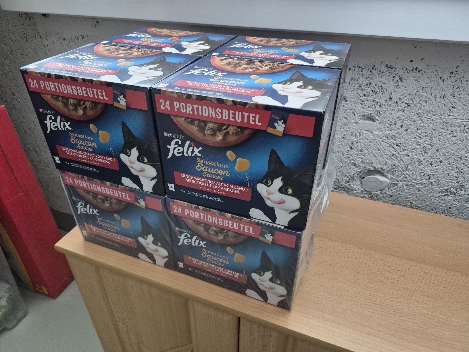 Nourriture: Katzenfutter felix – Neuf avec emballage d'origine à Teufenthal AG par ChT.