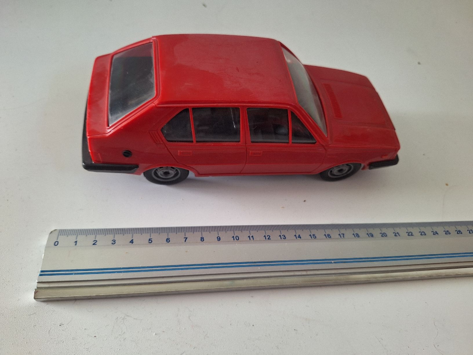 Volvo Modellini d'auto: Volvo 345 GLS Modellauto – Usato da Künten venduto da Dfog 2