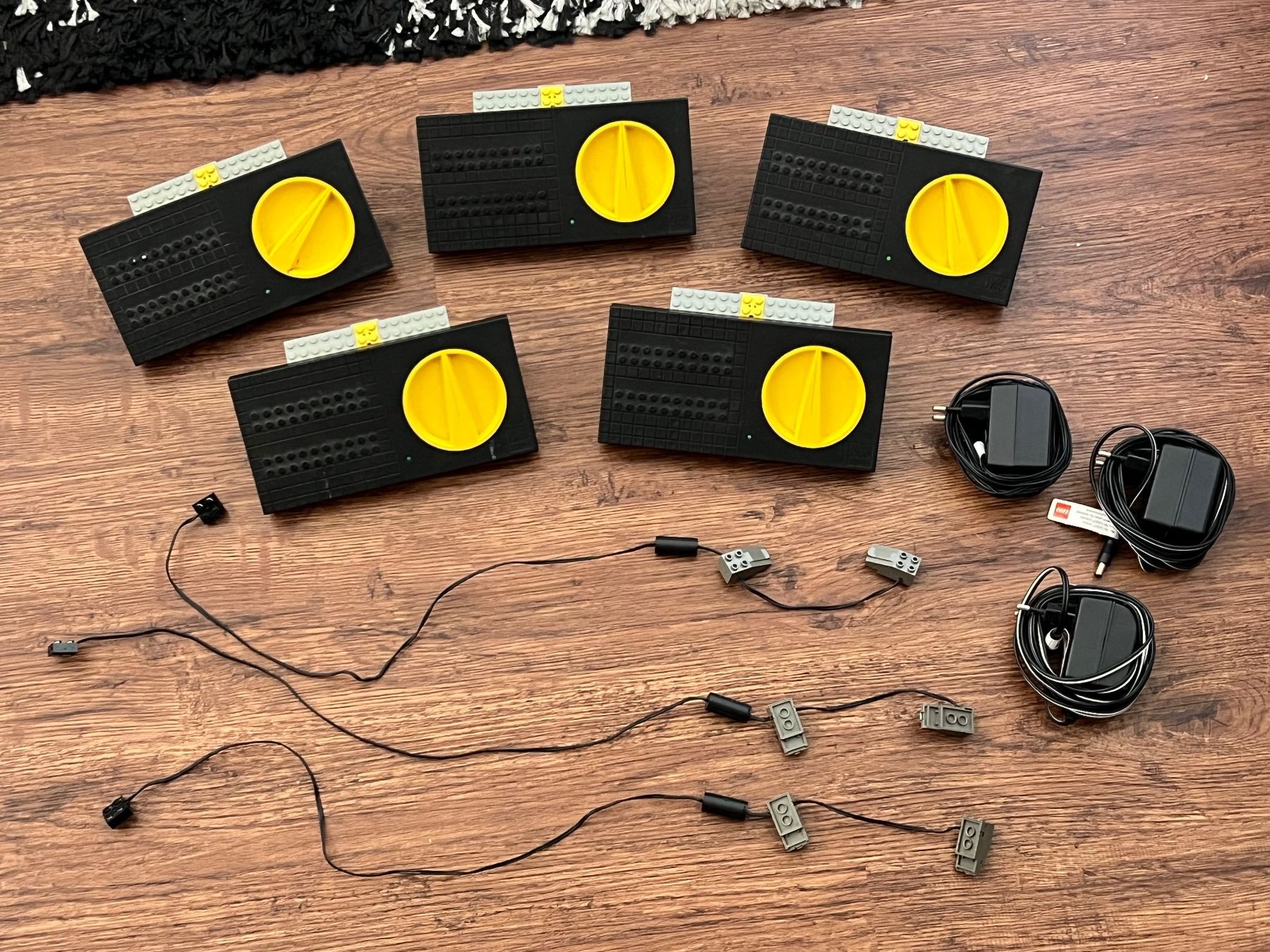 Lego Giocattoli: 5x LEGO System 9v Trafo für Eisenbahn – Usato da Uttigen venduto da sonorsonic