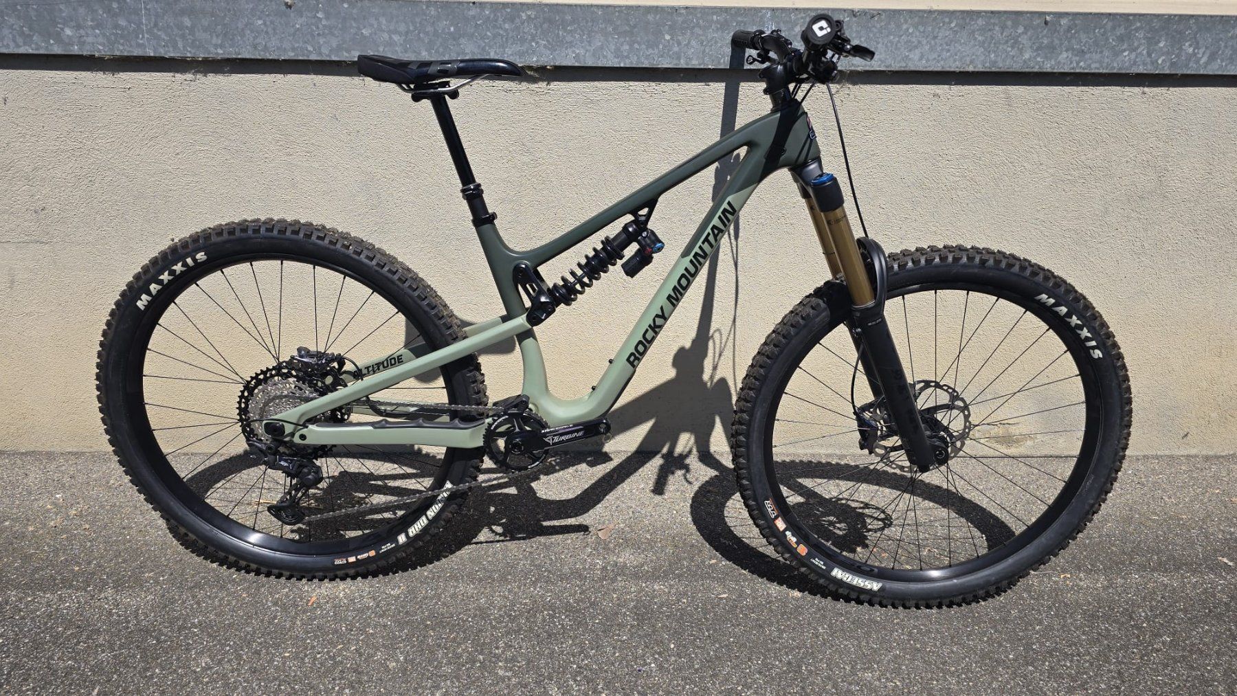 Rocky Mountain Bicycles Velos: Rocky Mountain Altitude Carbon – Neu (gemäss Beschreibung) aus Oppikon von JoaoLeon 1