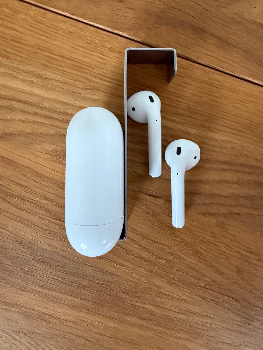 Apple Cuffie: APPLE AirPods 2 – Usato da Lausanne venduto da Nine1982 8