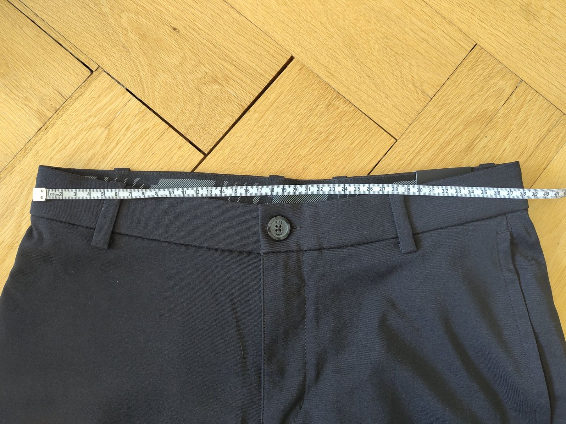 Nike Pantaloni: Sporthose – Nuovo (secondo la descrizione) da Bern venduto da Linii 4