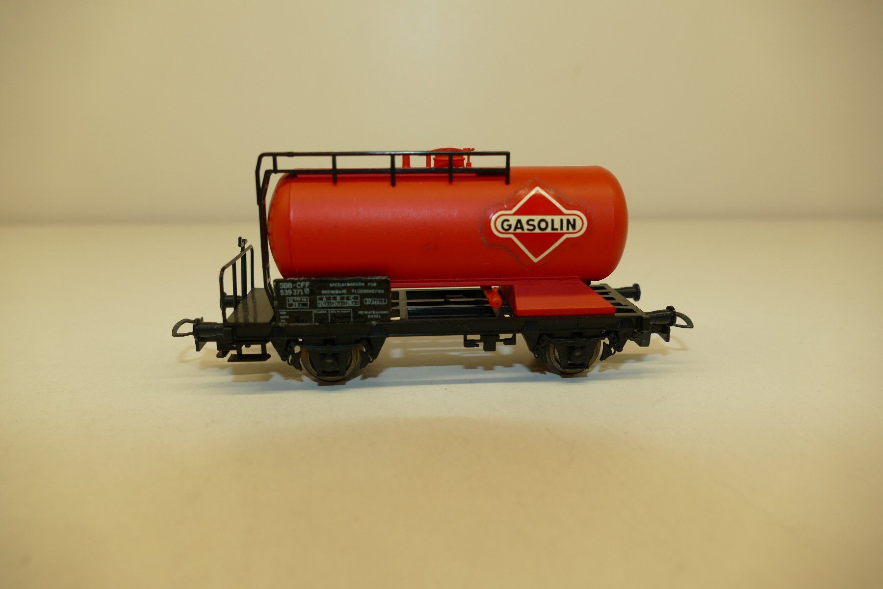 Liliput Modelleisenbahnen: Liliput H0: SBB Silowagen Gasolin – Gebraucht aus Niederhasli von rail-duerst 2