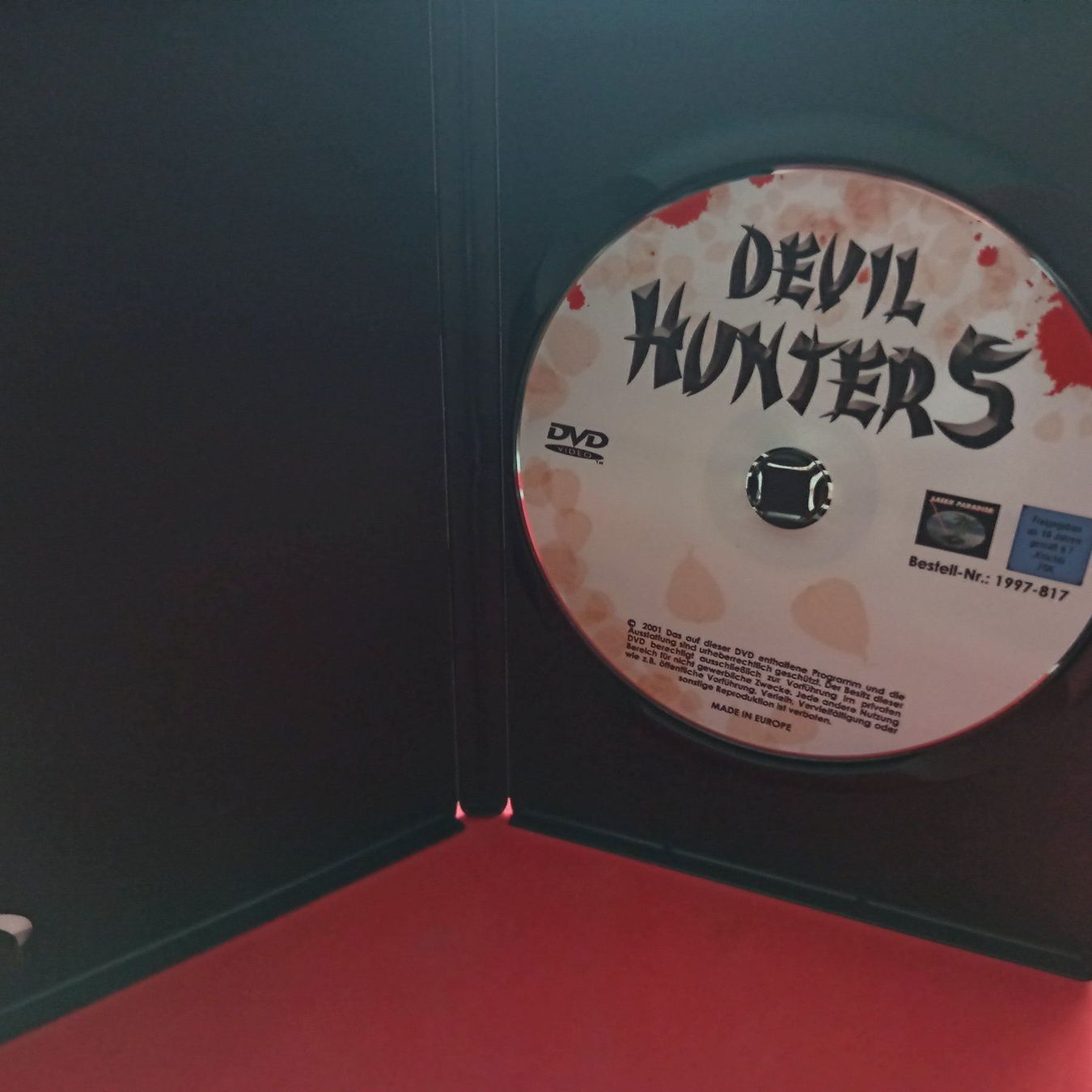 Tutti i DVDs: Devil Hunters – Usato da Dübendorf venduto da kb86_MOVIE 3