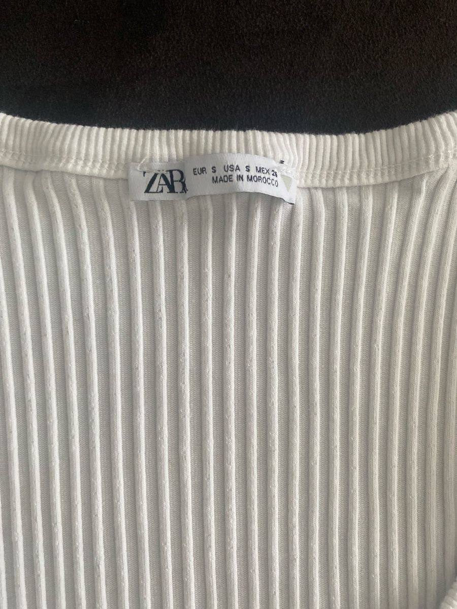 Zara T-shirts: Zara Body, S – D'occasion à Berg SG par Silversurfer 2