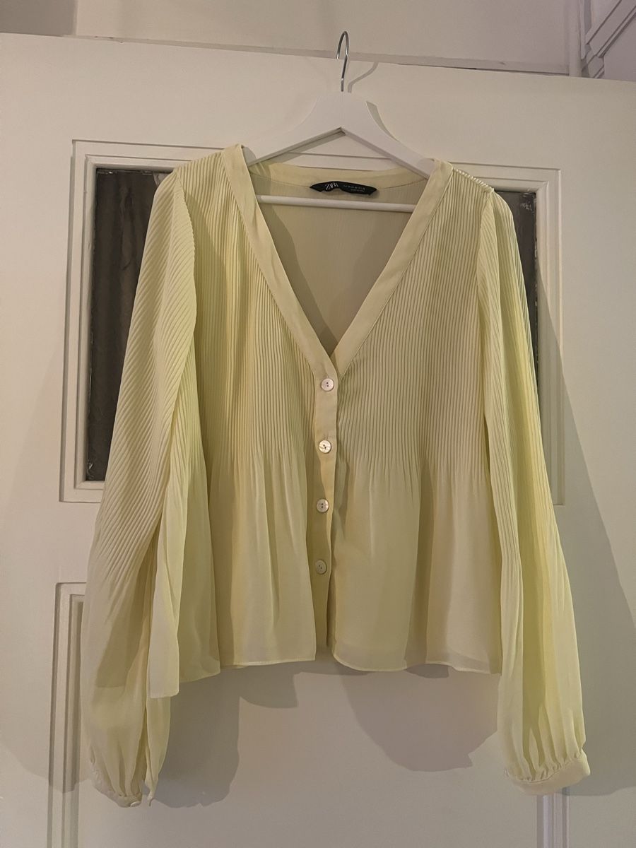 Camicette: Blouse from Zara in M – Usato da Lausanne venduto da x_g_768c