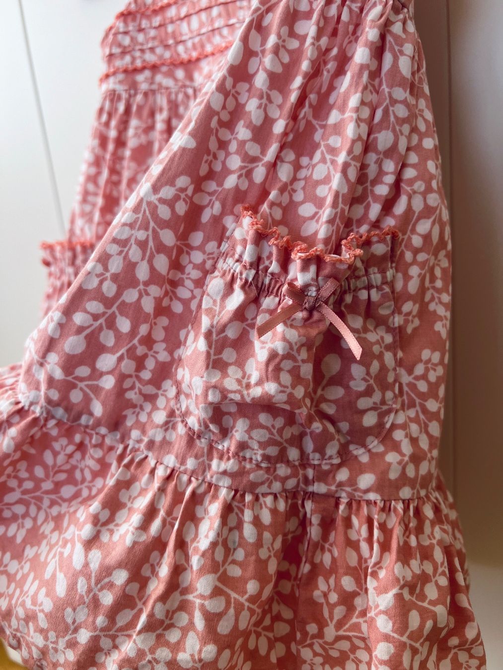 Vestiti & Gonne: Wunderschönes Kleid, 68, rosa – Usato da Burgdorf venduto da rulan 2