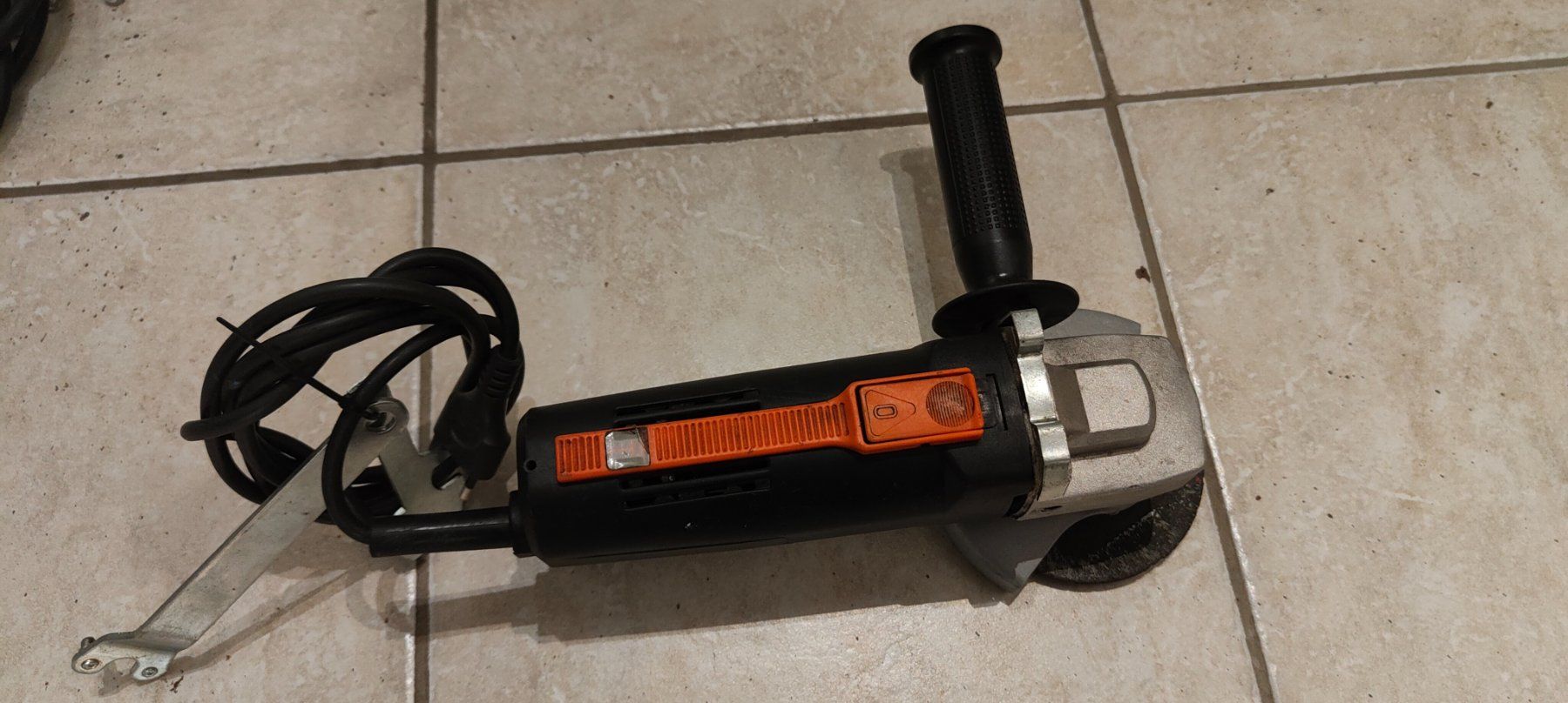 Smerigliatrici & Lucidatrici: Winkelschleifer Black&Decker – Usato da Rorschach venduto da Aqua04