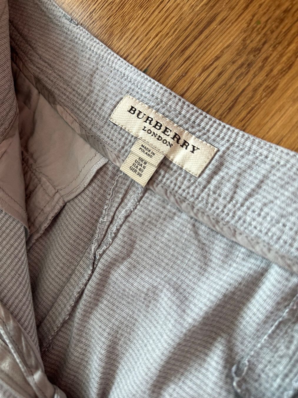 Burberry Pantaloni: Shorts Burberry – Nuovo (secondo la descrizione) da Ebikon venduto da nat_jzh5 2