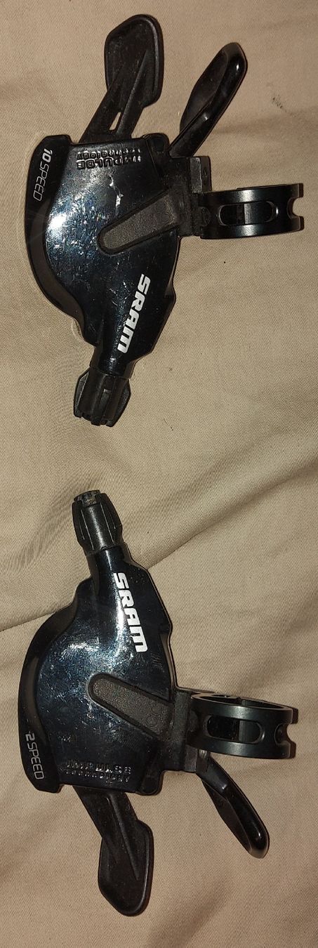 Sram Pezzi di ricambio: Manettes de dérailleur SRAM 2x10 vitesses  – Usato da Genève venduto da Keza