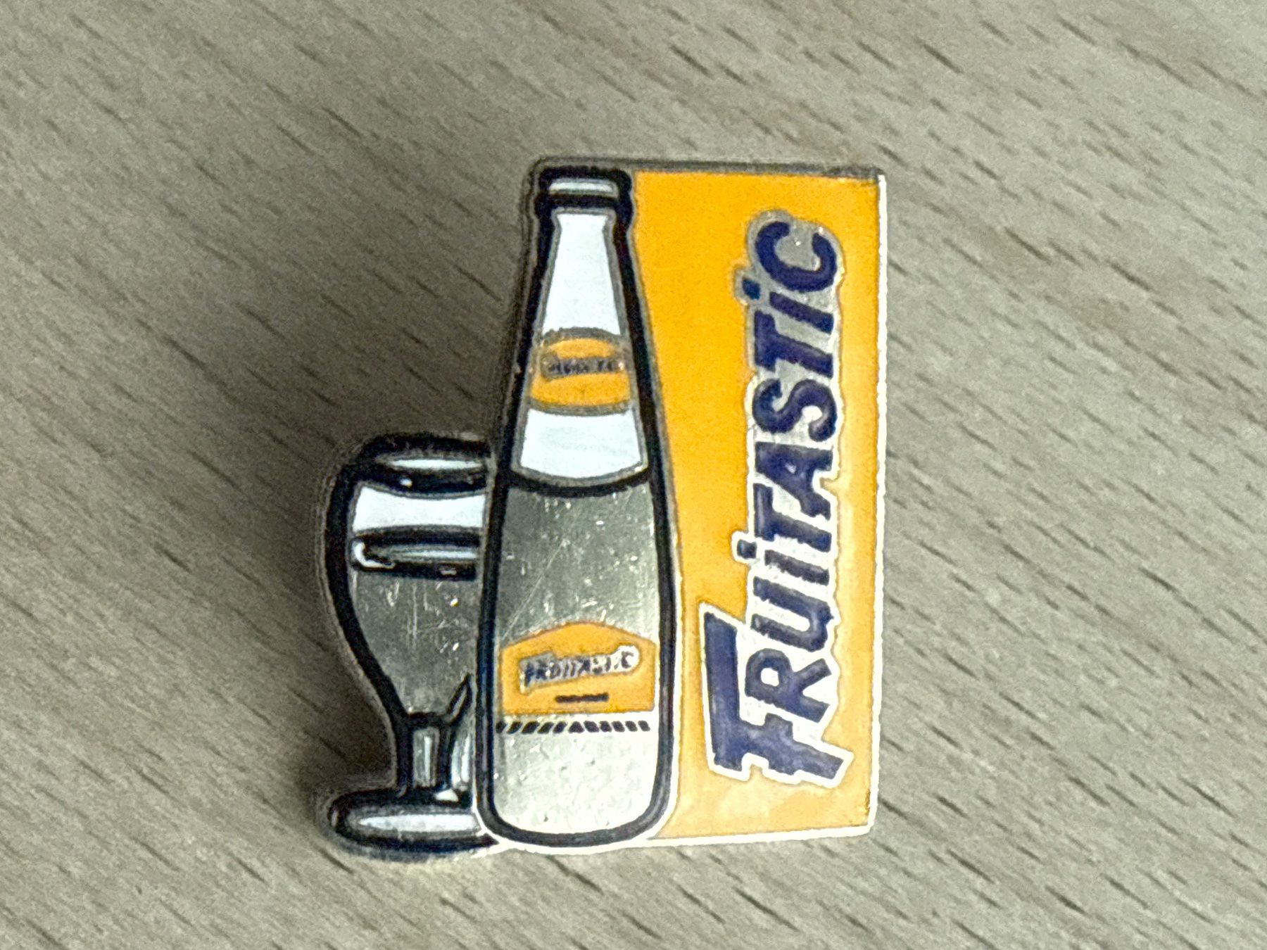 Placchette & Badge: Pin Fruitastic – Usato da Glattbrugg venduto da Schweigmatt