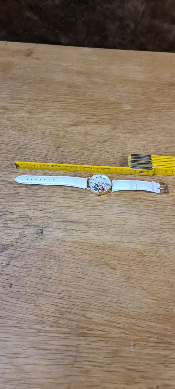 Orologi: Noname Damen Uhr – Usato da Sins venduto da sagitarius58