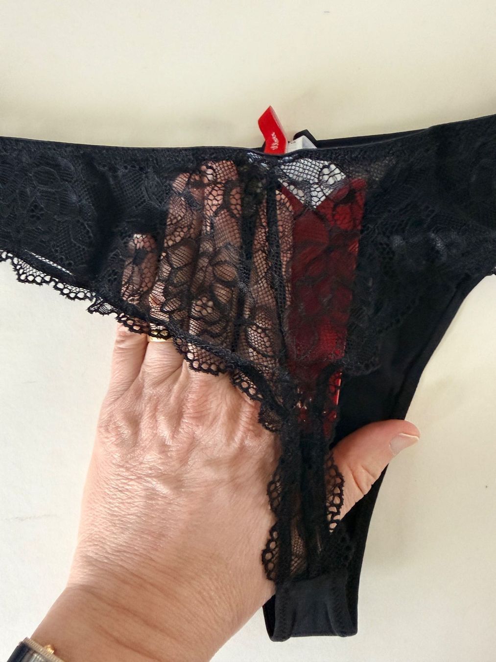 S.Oliver Altra biancheria intima: s.OLIVER, Spitzen-String, Grösse 40/42, Farbe Schwarz – Nuovo e nell'imballaggio originale da Rudolfstetten venduto da gst_g7xl 3