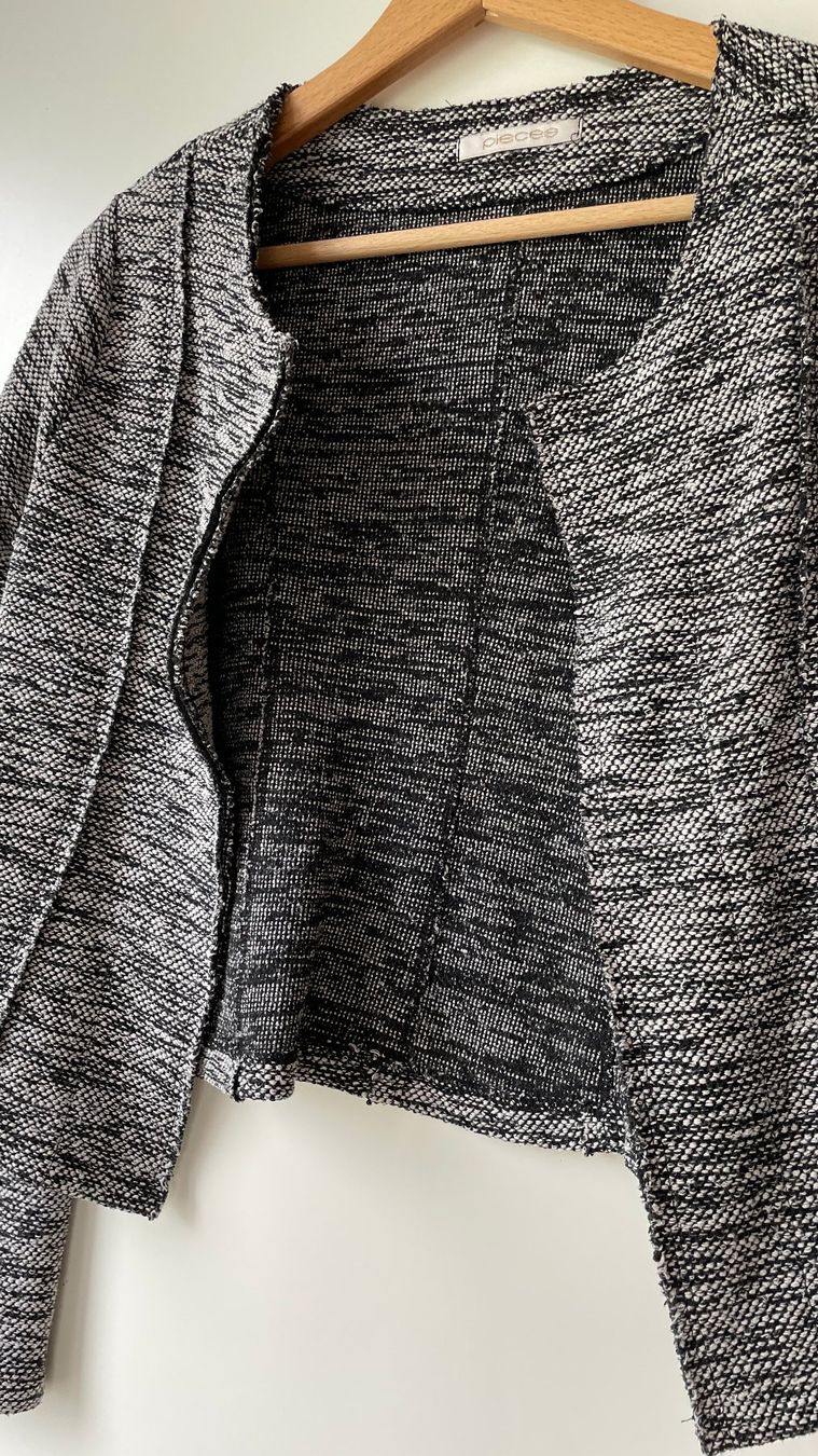 Giacche: Kurze Strickjacke, Grösse XS – Usato da Burgdorf venduto da Crown. 1