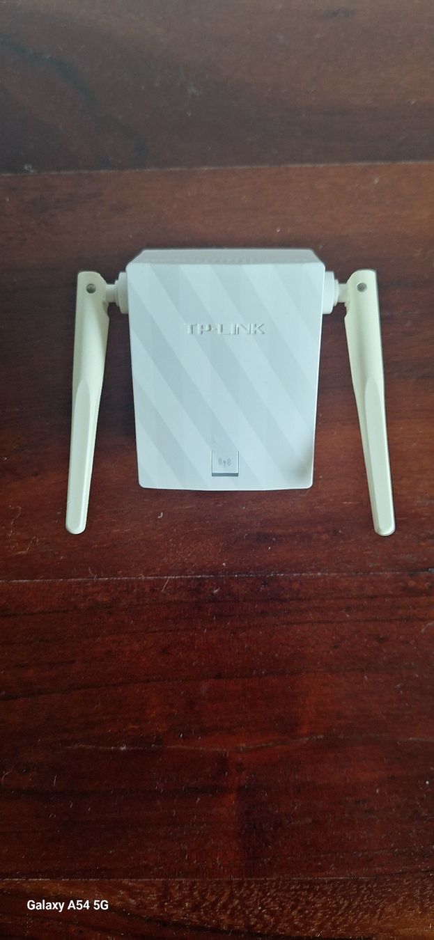 TP-Link WiFi: TP Link WLAN-Reichweitenverlängerer – Usato da Winterthur venduto da Ajcps 1
