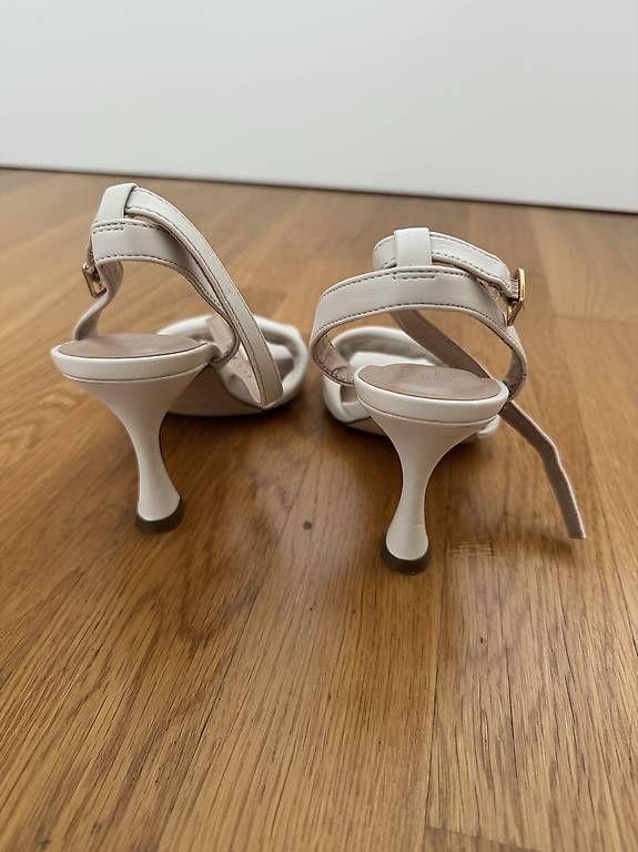 Scarpe da donna: High Heels, weiss, Gr. 36 – Usato da Uster venduto da cynale 2
