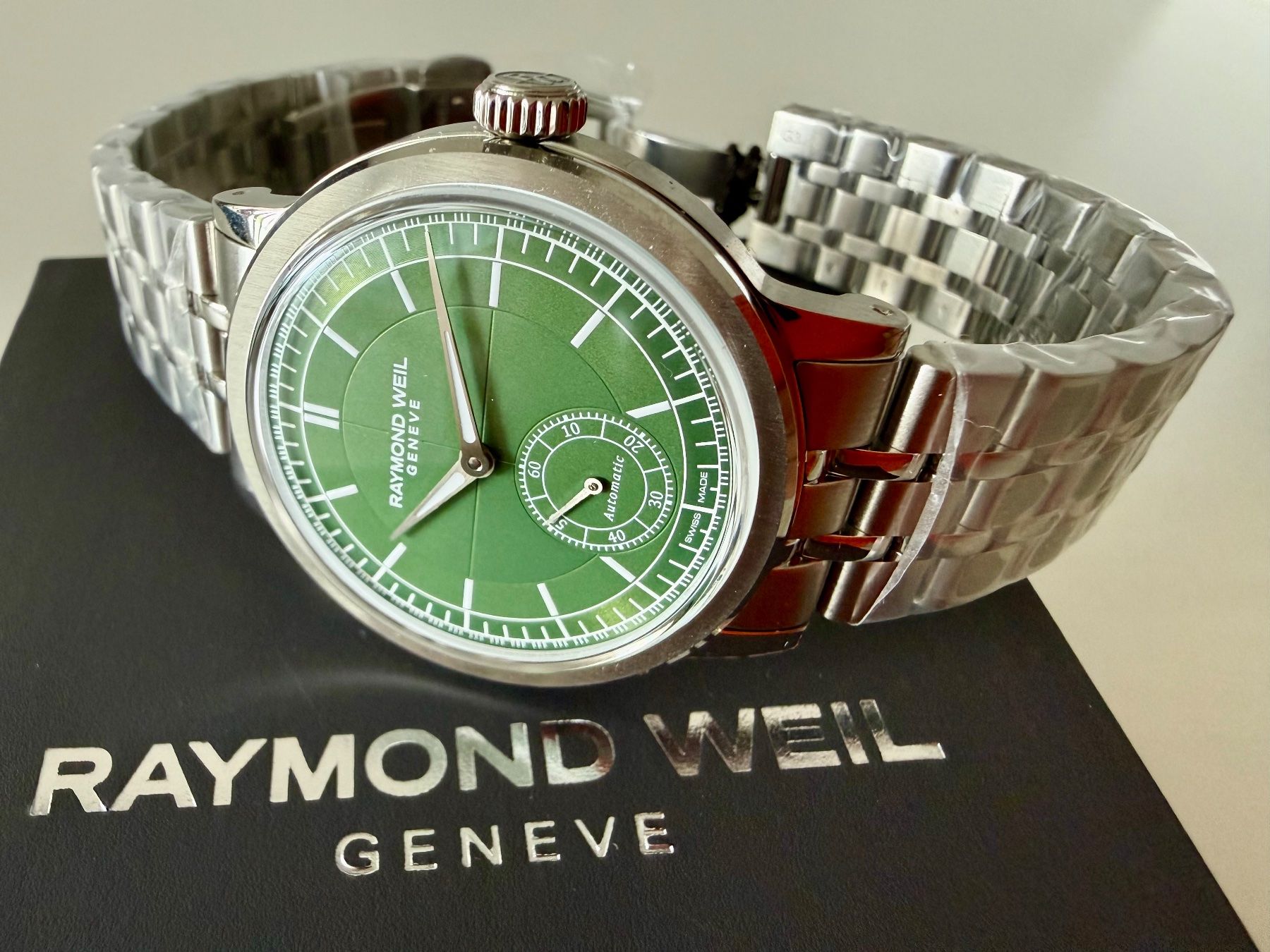 Raymond Weil Orologi: RAYMOND WEIL Millesime Petite Seconde Bleu Denim,Fullset2026 – Nuovo e nell'imballaggio originale da Le Mont-sur-Lausanne venduto da LycaGallery
