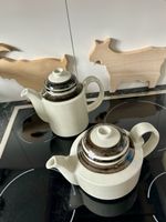 Arabia Kaffekanne und Teekrug, Dekor “Karelia”; Finnland