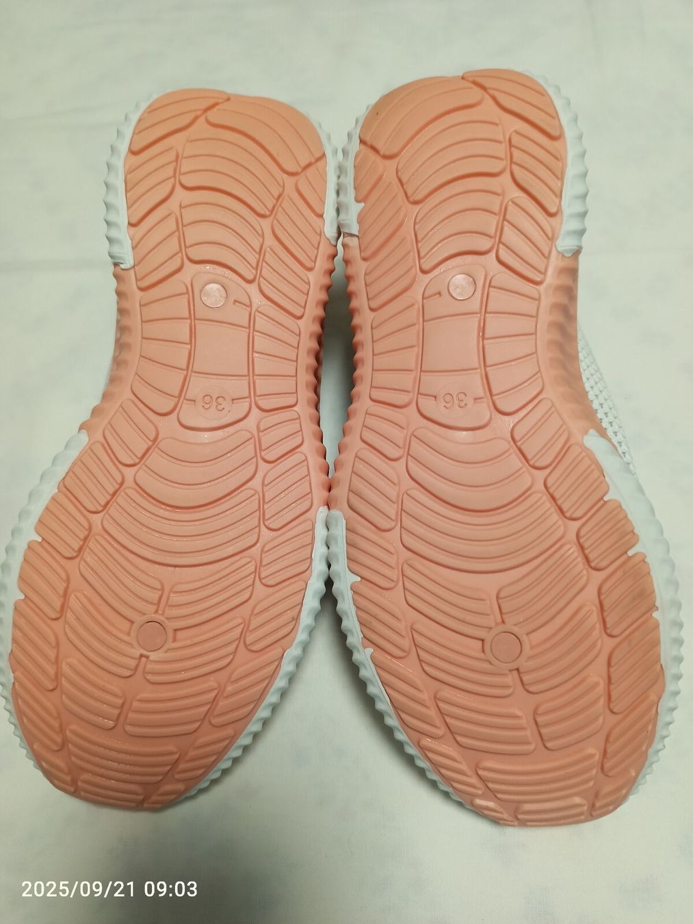 Scarpe da donna: DeeZee sneakers – Nuovo (secondo la descrizione) da Zürich venduto da tac_58l2 7