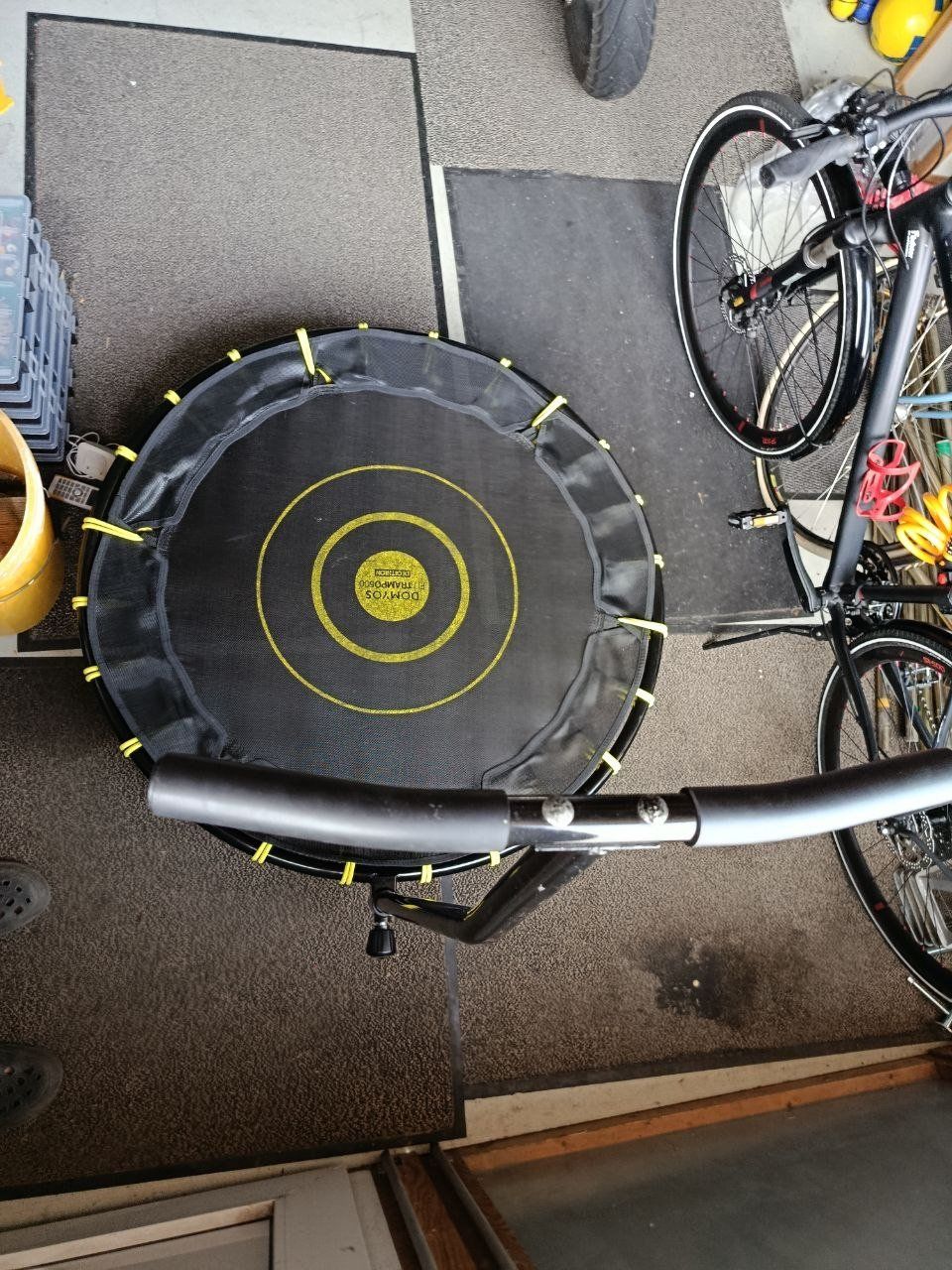 Decathlon Trampolini: DOMYOS Trampolin mit Frontstange und einklappbaren Füssen – Usato da Pratteln venduto da harigo 2