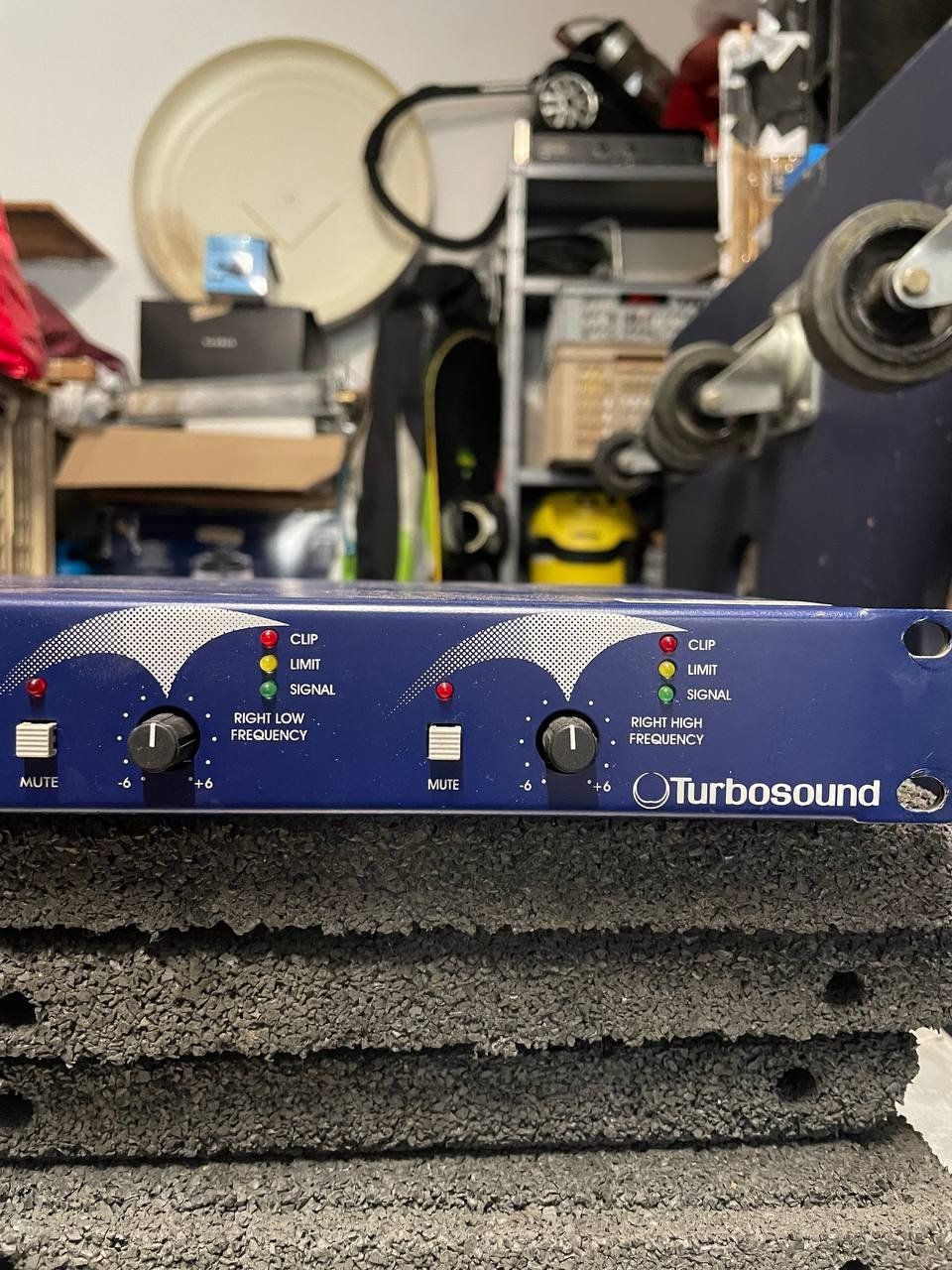 Equalizzatori: Turbosound LMS-680 – Usato da Ecublens VD venduto da AlexisDub 3