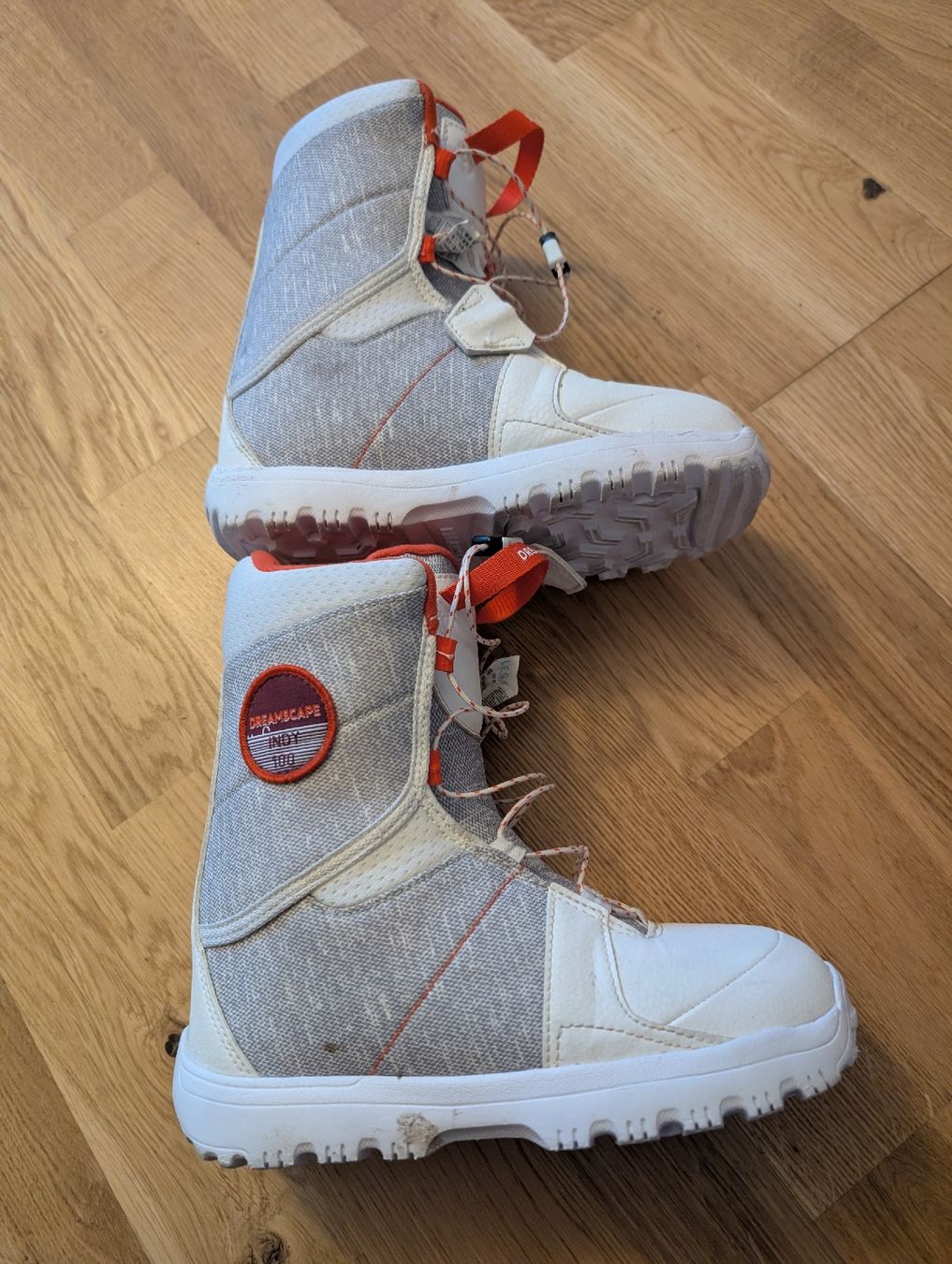 Scarpe per ragazzi: Snowboard Boots 32/33 – Usato da Bern venduto da soa_y6fn 4