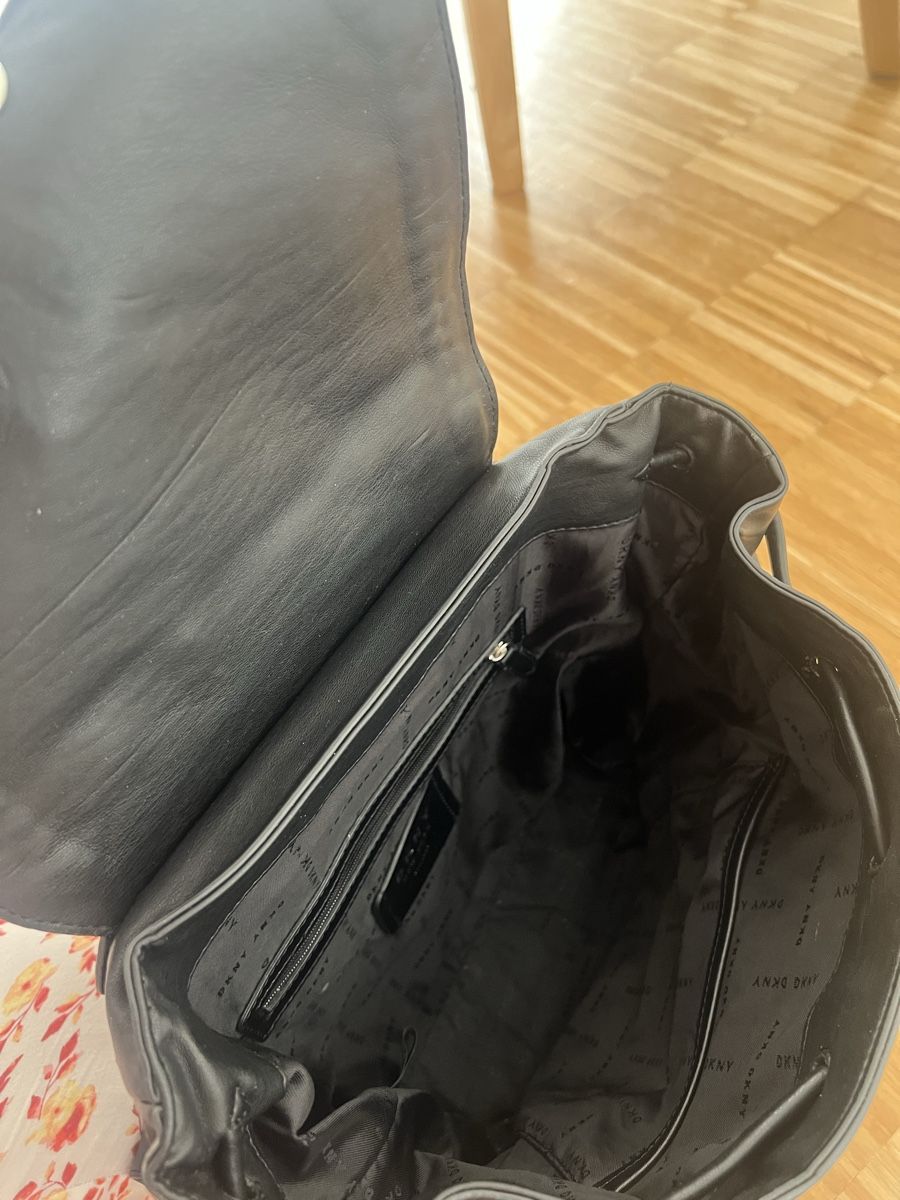 DKNY Rucksäcke: DKNY Backpack Black Chain Detail – Gebraucht aus Aarau von eli_bq7m 3