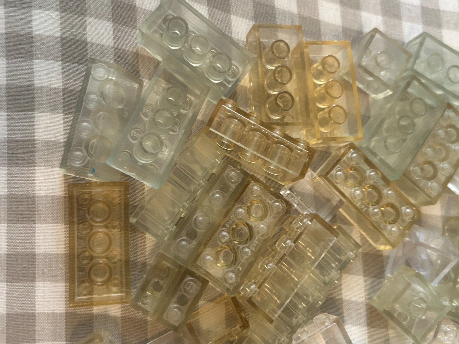 Lego Giocattoli: 90 grosse Transparente Legos in gleicher Farbe – Usato da Volketswil venduto da Daniel68ernst 1