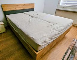 Schönes Doppelbett zu verschenken