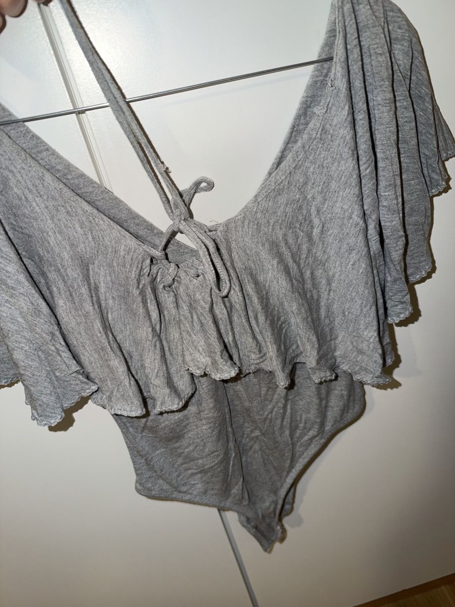 T-shirt: Damen Body grau – Usato da Biel/Bienne venduto da Peeeep10 3