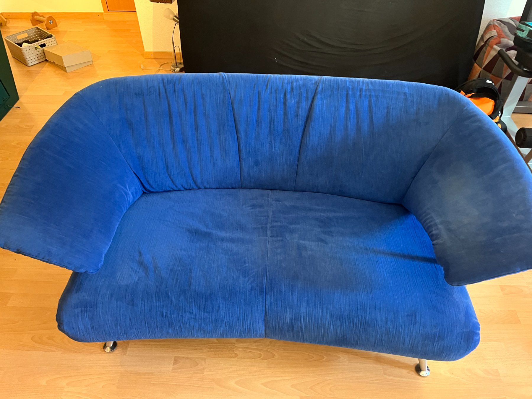 Sofas: 2er Sofa in einem schönen blau – Gebraucht aus Birrwil von Hallos8