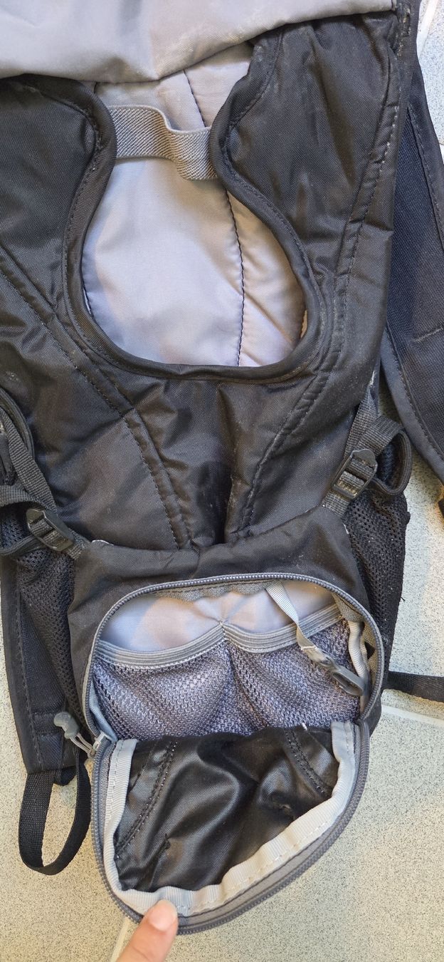 Camelbak Sacs à dos: Camelbak Rogue Rucksack schwarz 10L – D'occasion à Zürich par captaincleopatra 2