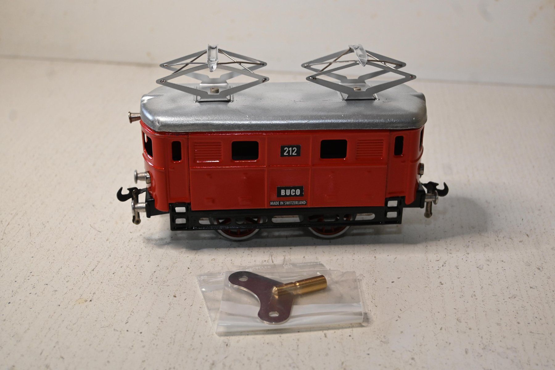 Buco Modellini di ferrovie: Buco Uhrwerklok Spur 0 – Usato da Laupen ZH venduto da Zmoewe