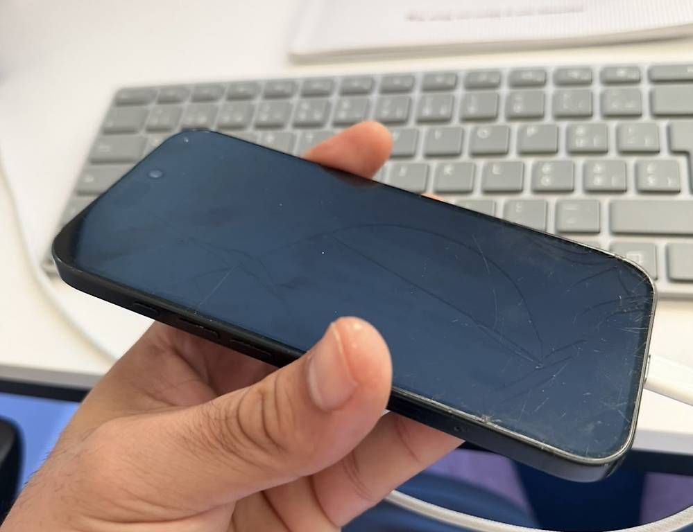 Portables: Iphone 16, 128 gb – D'occasion à Aarau par JoanaA.