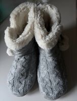 Warme, flauschige Hüttenschuhe/Hausschuhe, Grau, Gr. 38/39