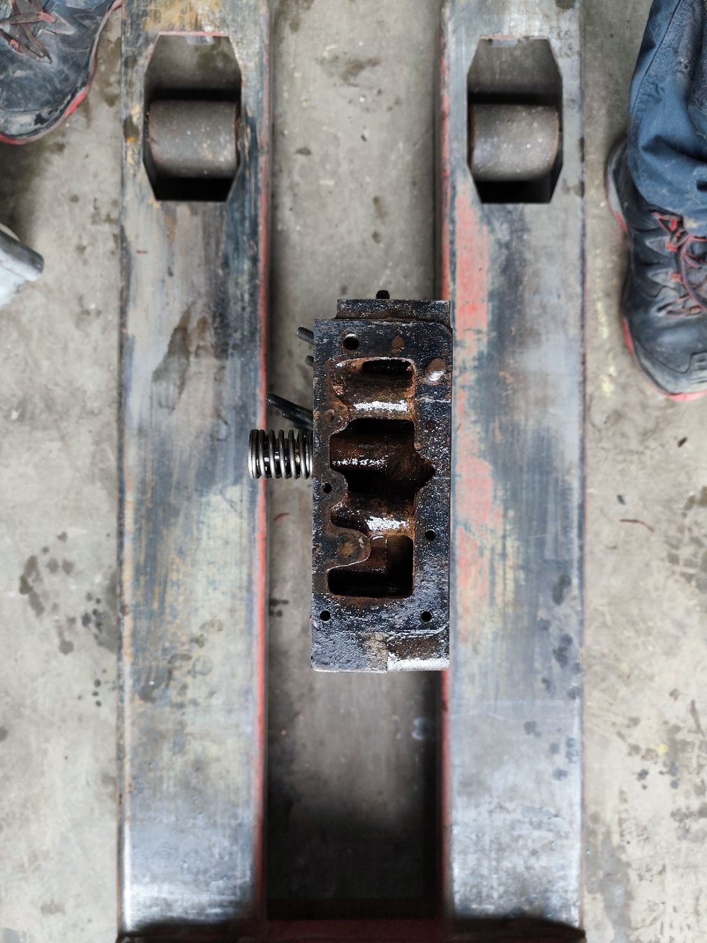 Massey Ferguson Trattori: Perkins AD 4.203 Zilinderkopf – Usato da Bassecourt venduto da Jumat 6