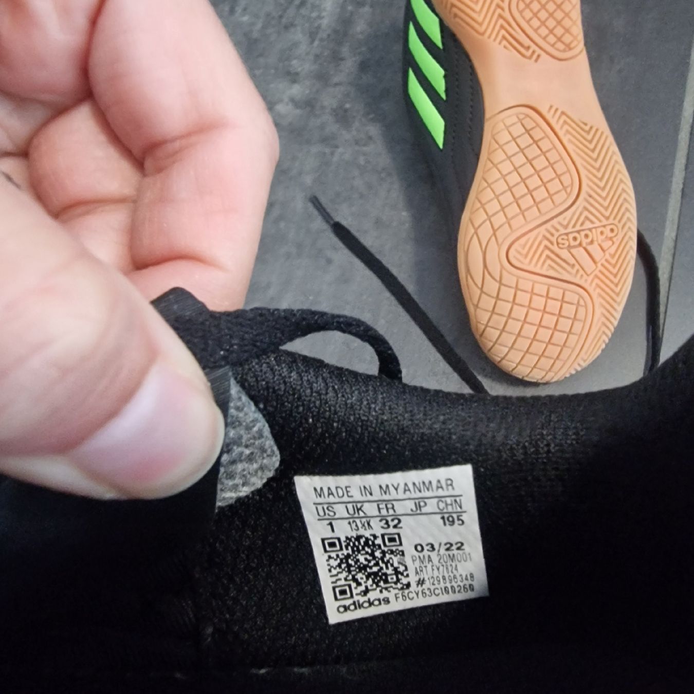 Scarpe da uomo: fusballschuh Indoor Grösse 32 – Usato da Nänikon venduto da Butterfly_123 3