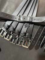 Schwarze handgemachte Ledergürtel