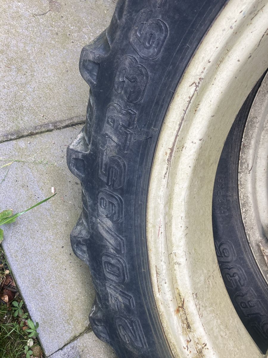 Pneumatici & Ruote complete: Doppelrad 270/95R36 – Usato da Eppenberg venduto da stefanvonarx 2