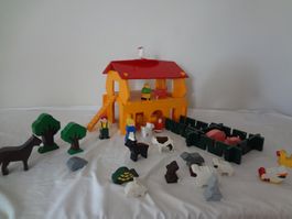 Holz Bauernhof mit Tieren, Figuren und Bäumen