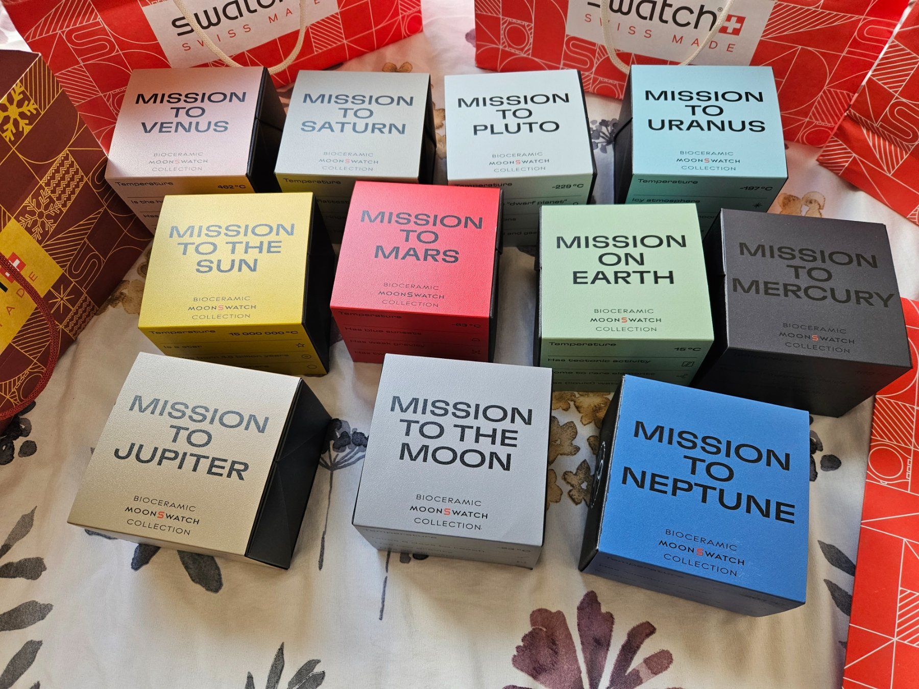 Swatch Orologi: 11 moonswatch – Nuovo e nell'imballaggio originale da Courroux venduto da monnin 1
