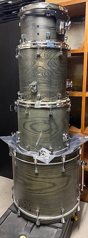 Musikinstrumente: À VENDRE  BATTERIE MAPLE / WHITE ASH  PROTOTYPE UNIQUE !  – Gebraucht aus St-Blaise von Drummerone