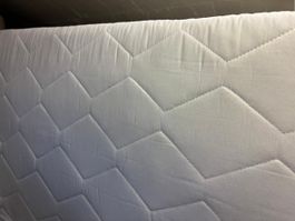 Matratze 140x200
