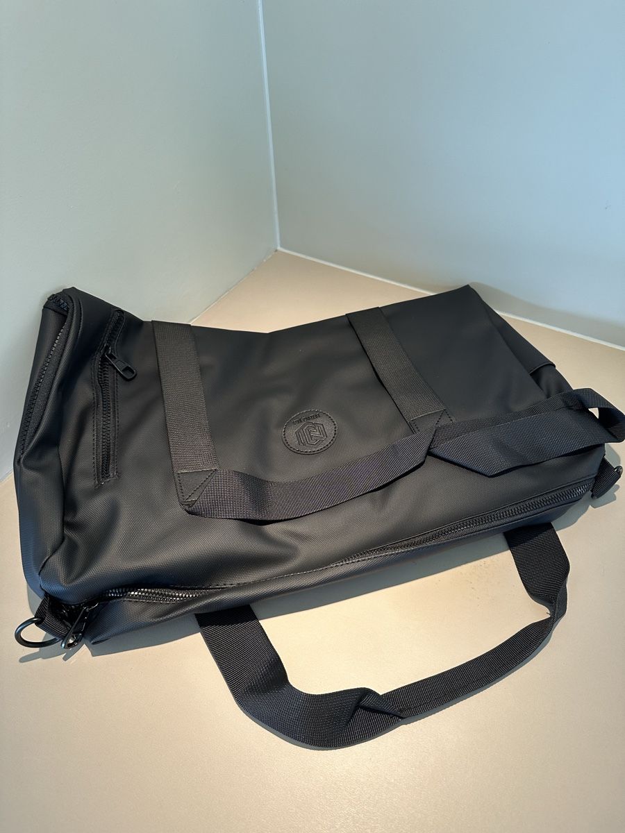 Borse: Schwarze Sporttasche brandneu – Nuovo e nell'imballaggio originale da Birmenstorf AG venduto da FloS4 1