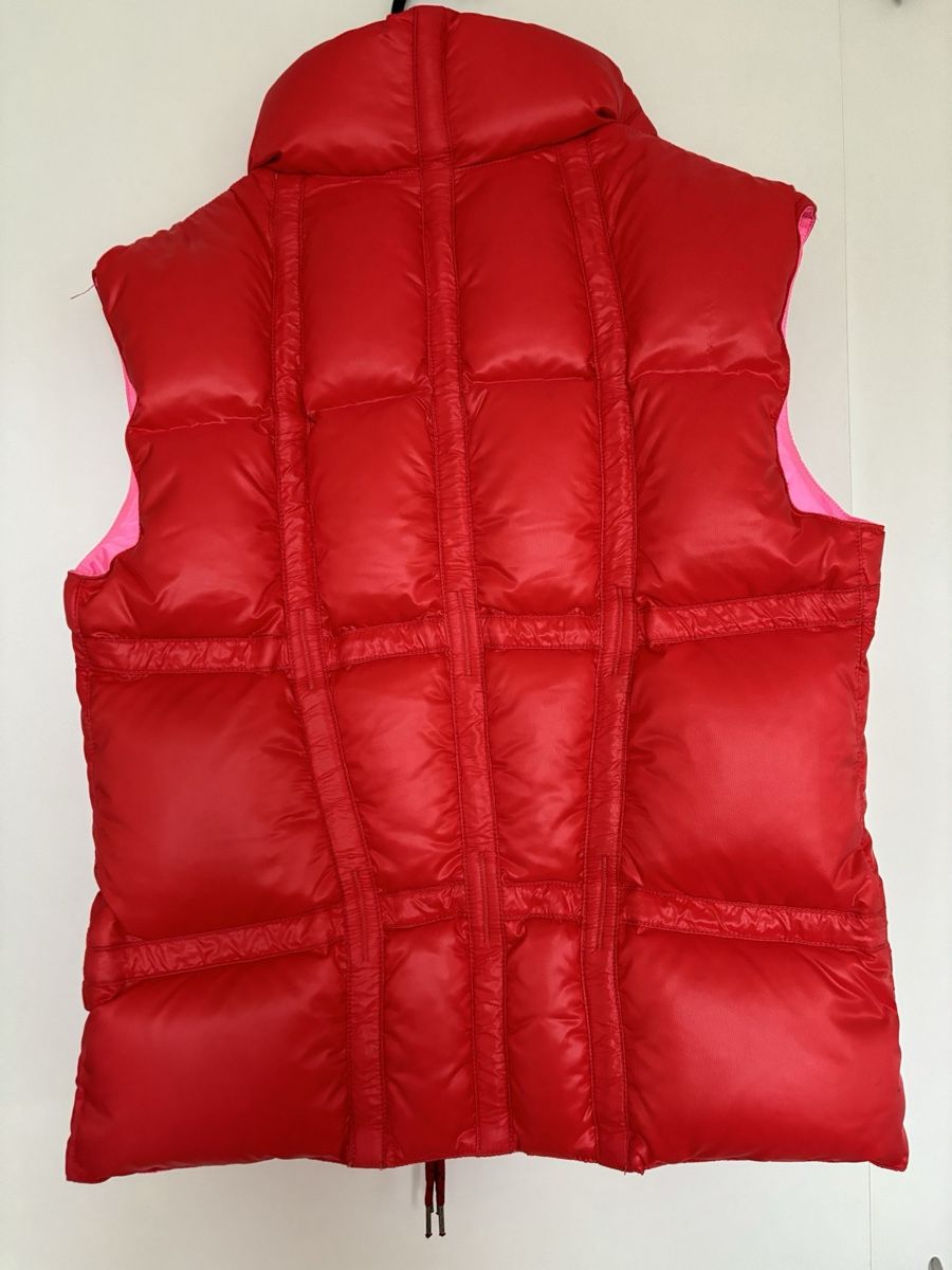 Jet Set Gilets & Westen: Rote Daunengilet Jet Set Grösse M – Neu (gemäss Beschreibung) aus Erlenbach ZH von OD15 2